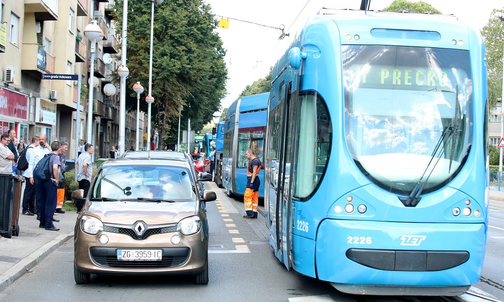 Zastoj tramvaja u Savskoj ulici