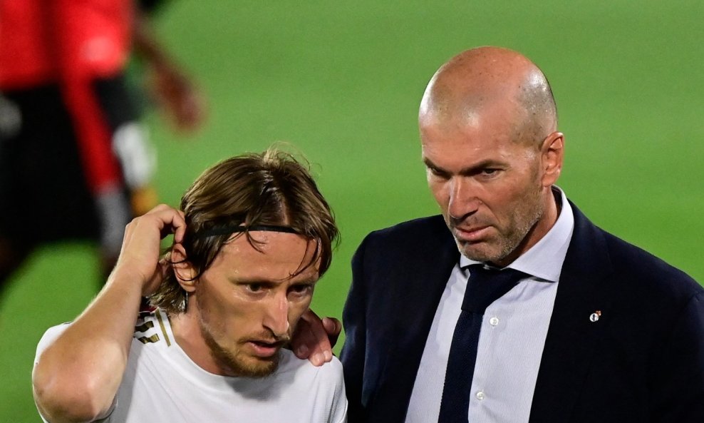 Luka Modrić i Zinedine Zidane