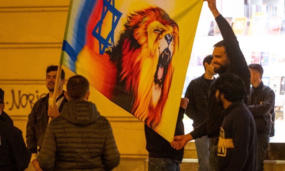 Zagreb: Na prosvjedu za Palestinu podignuta izraelska zastava