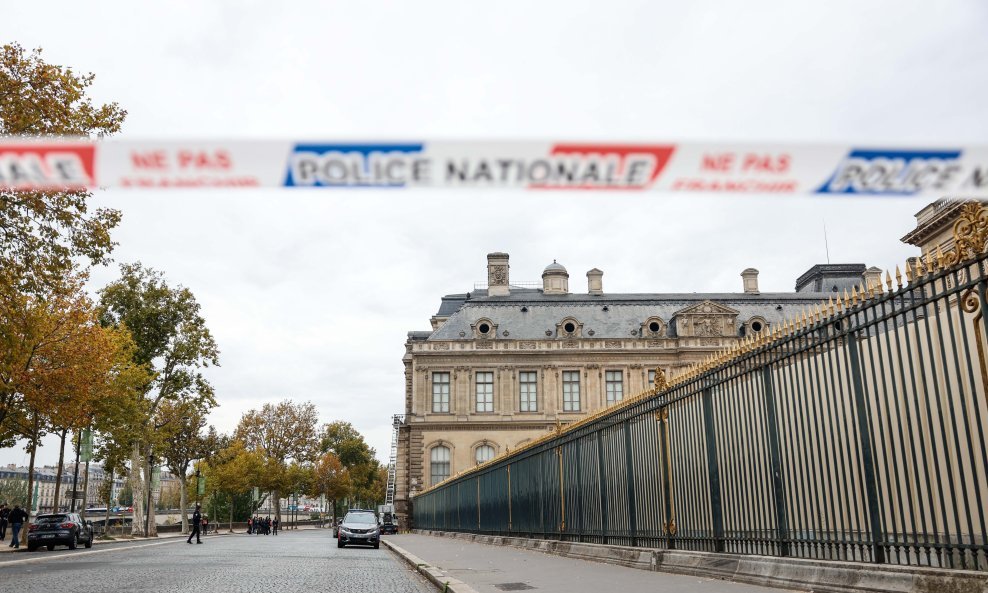 Muzej Louvre zatvoren je nakon pljačke