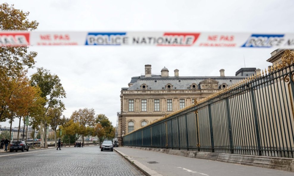 Louvre u policijskim trakama nakon pljačke