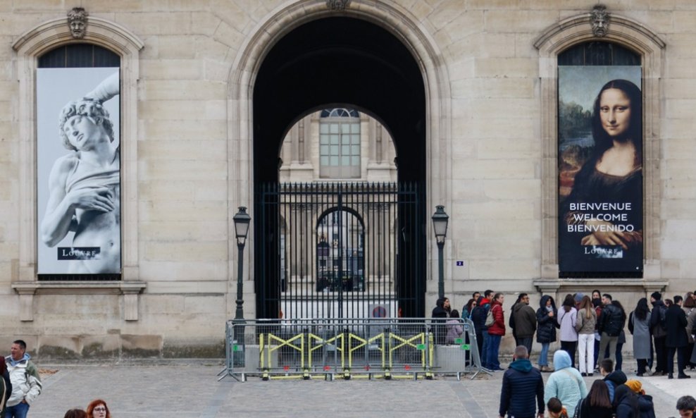 Zatvoreni Louvre nakon pljačke