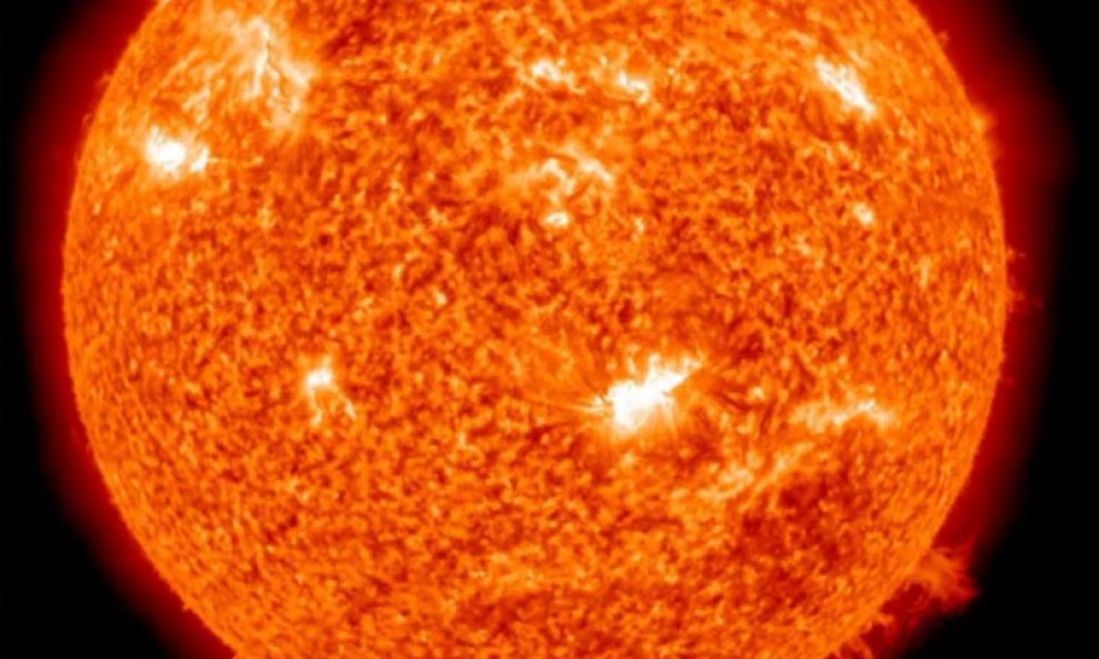 Eksplozija na Suncu snimljena 14. veljače 2010.