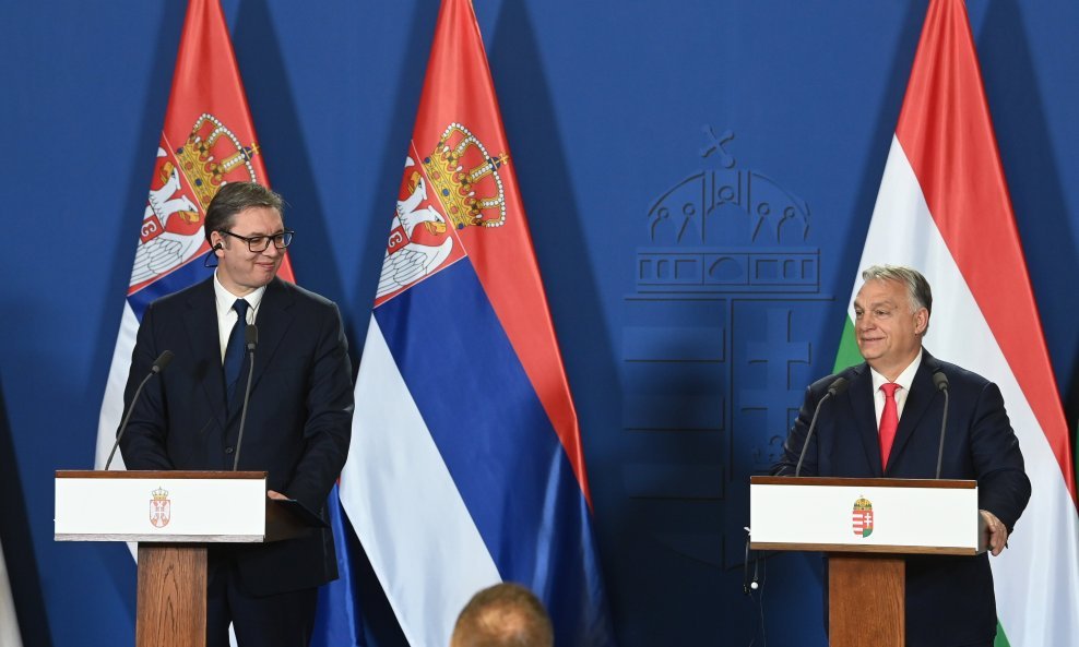 Ilustracija - Aleksandar Vučić i Viktor Orban