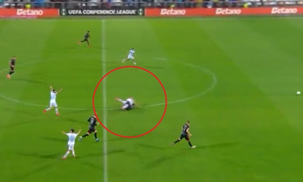 Sporni trenutak na utakmici Rijeke i Sparte