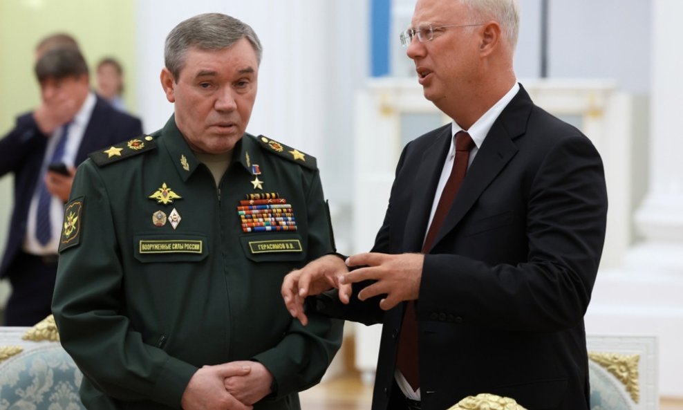 Valerij Gerasimov (lijevo) i Kiril Dmitriev