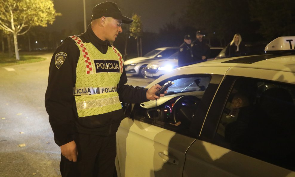 Policija u noćnoj akciji