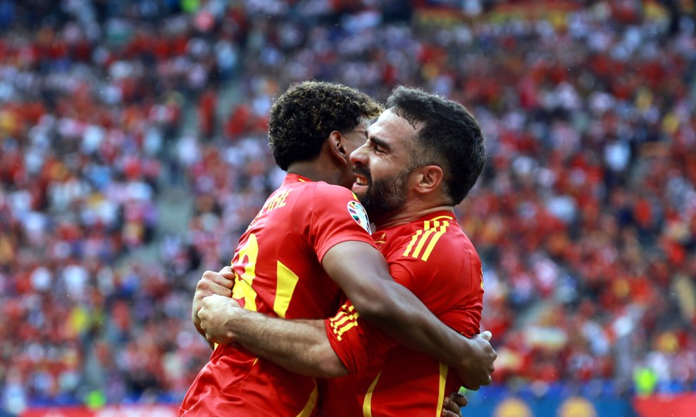 Yamal i Carvajal