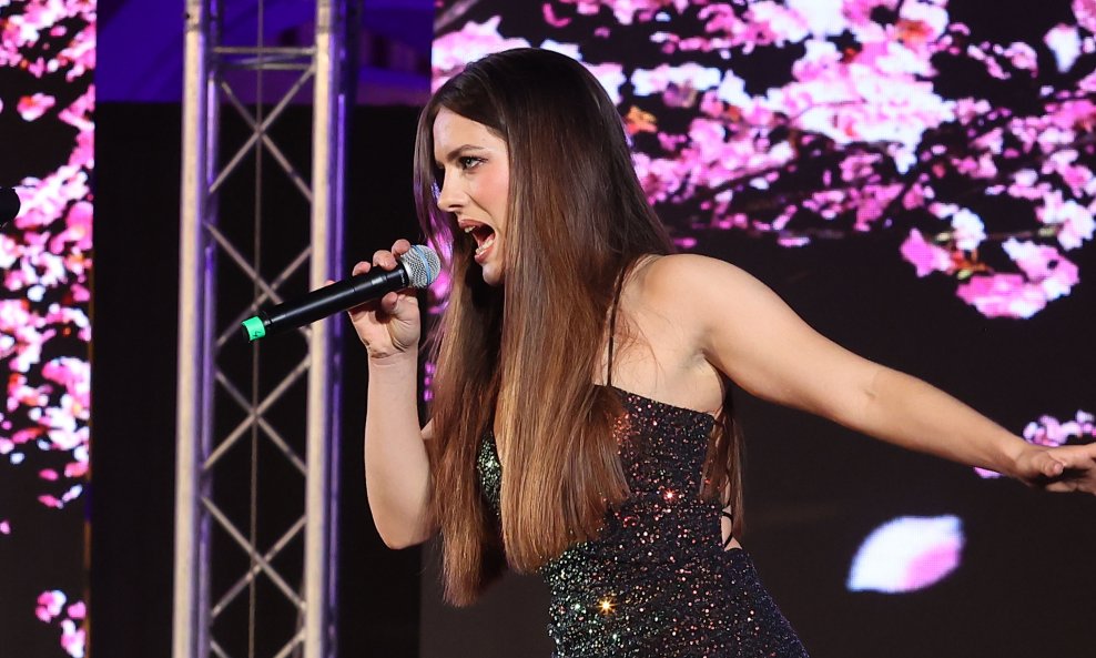 Ana Uršula Najev