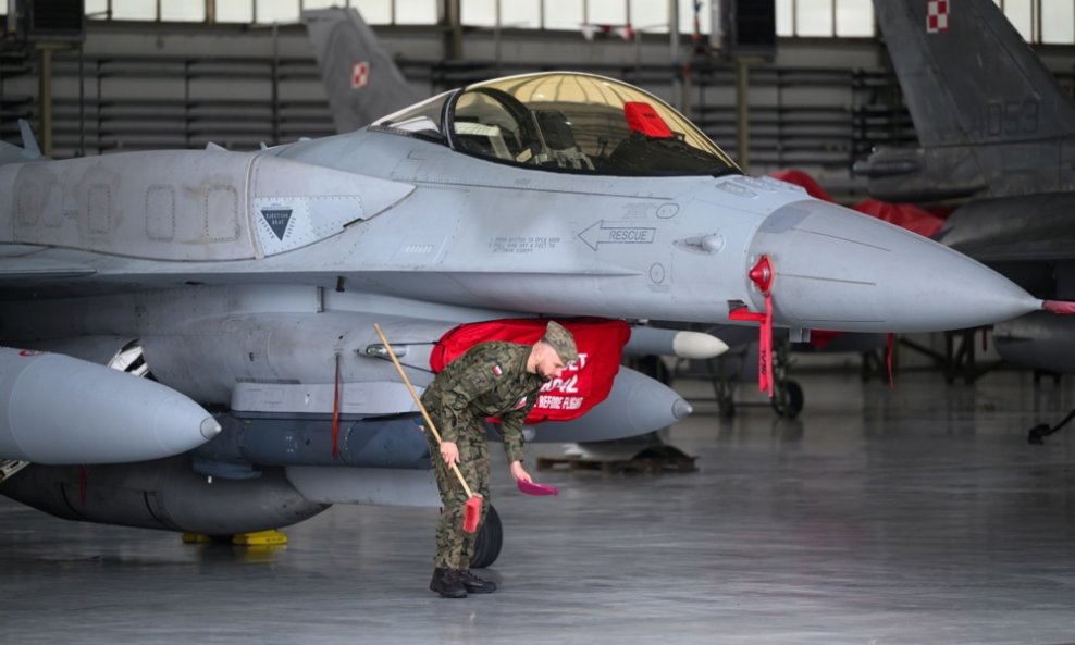 Poljski vojni avioni