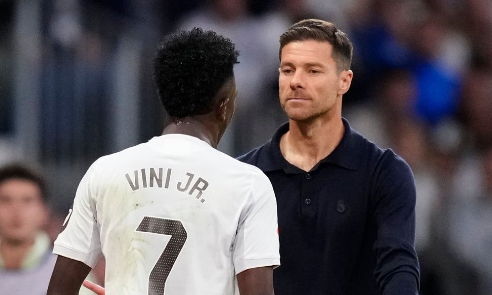 Vinicius Junior i Xabi Alonso Real Madrid