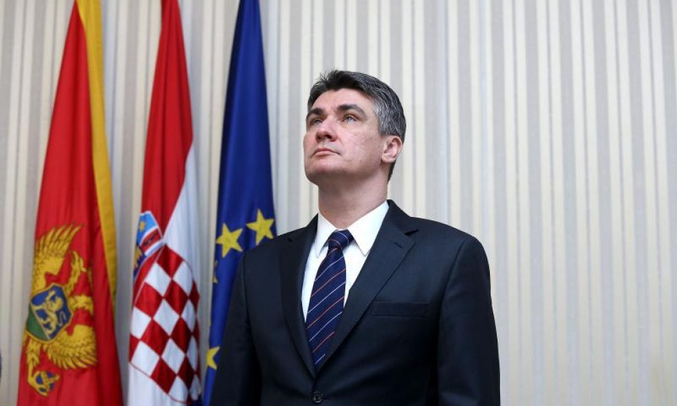 Da se predsjednik SDP-a i Vlade Zoran Milanović teško nosi s teretom optužbi koje je na njegov račun izrekao bivši ministar financija Slavko Linić, optuživši ga da je osobni i interes svoje obitelji i prijatelja stavio iznad dobrobiti građana, vidljivo je