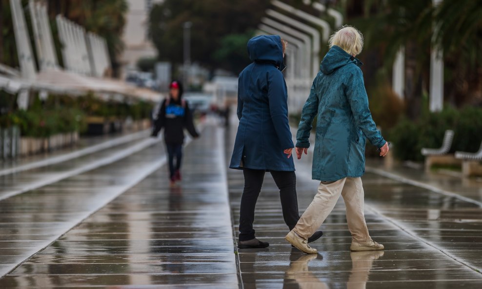 60 posto kućanstava ne može podmiriti osnovne životne potrebe