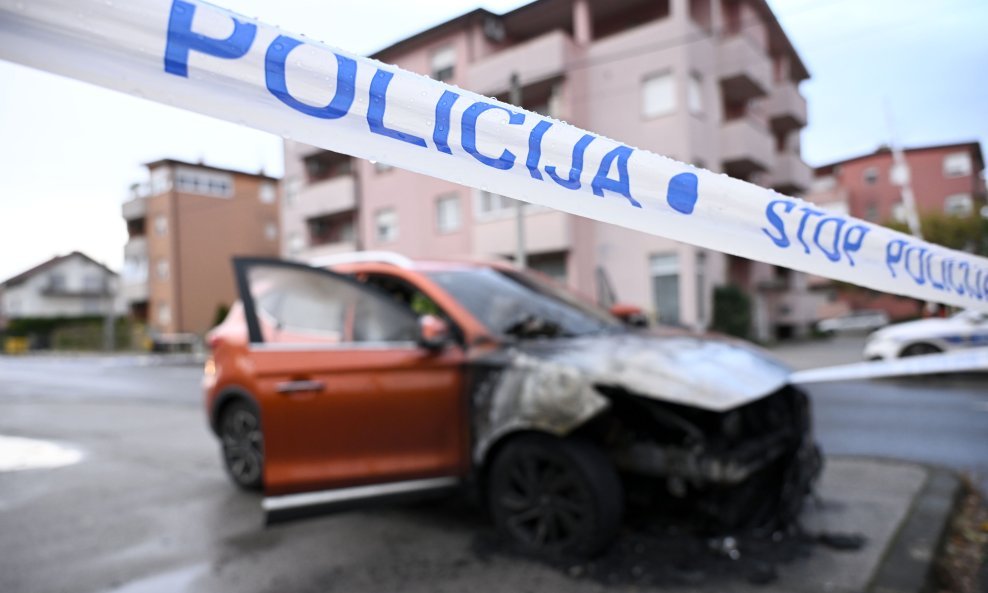 Požar automobila na Jankomiru