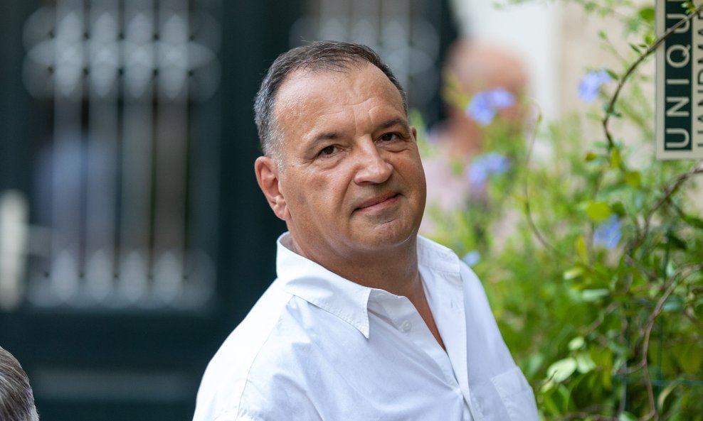 Vili Beroš je po odlasku iz Vlade iskoristio tzv. dužnosničku povlasticu "6+6“