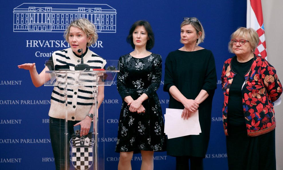 Saborske zastupnice Kekin, Orešković, Benčić i Mrak Taritaš