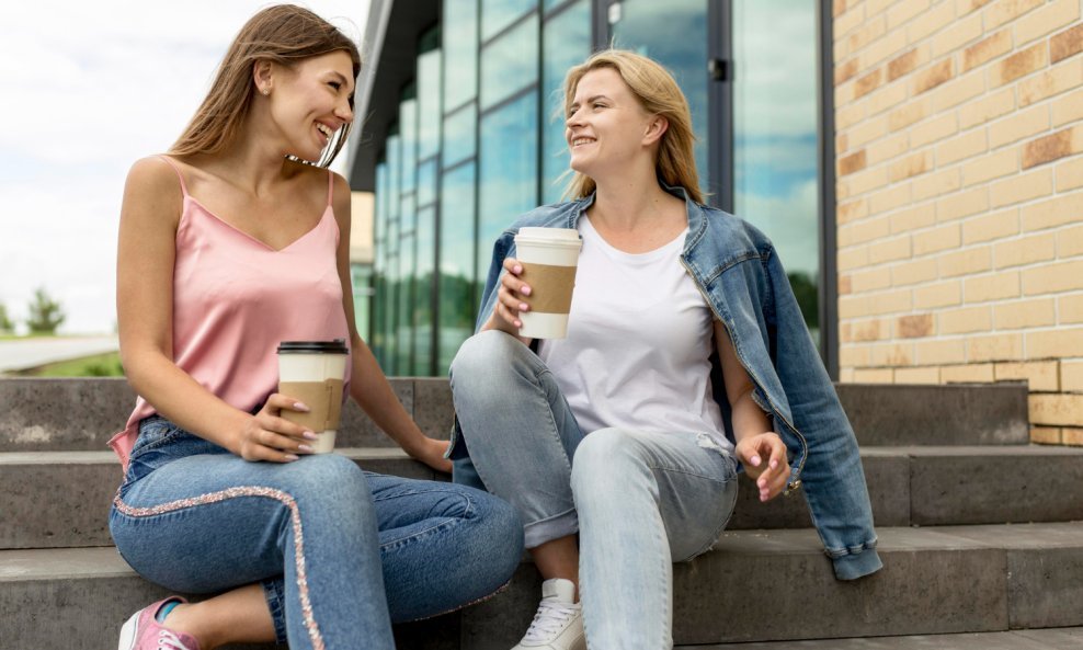 Prekidate li često druge u razgovoru?