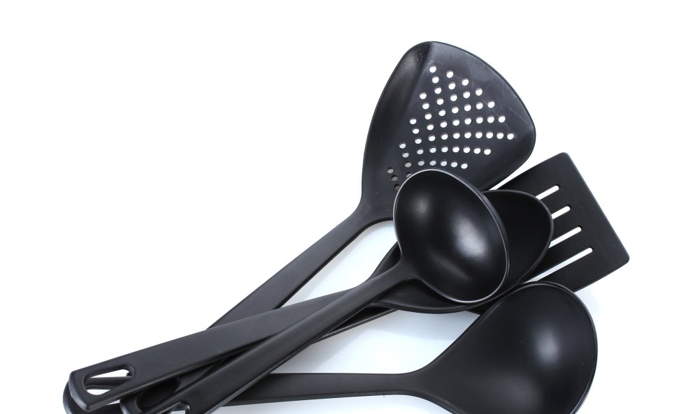 Plastični kuhinjski pribor