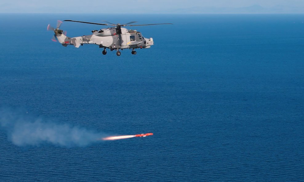 Ispaljivanje rakete Sea Venom iz helikoptera tipa Wildcat