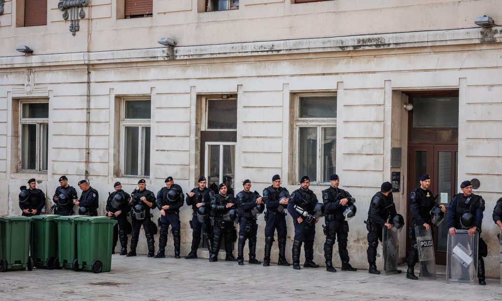 Splitski policajac i dalje je u životnoj opasnost (ilustracija)