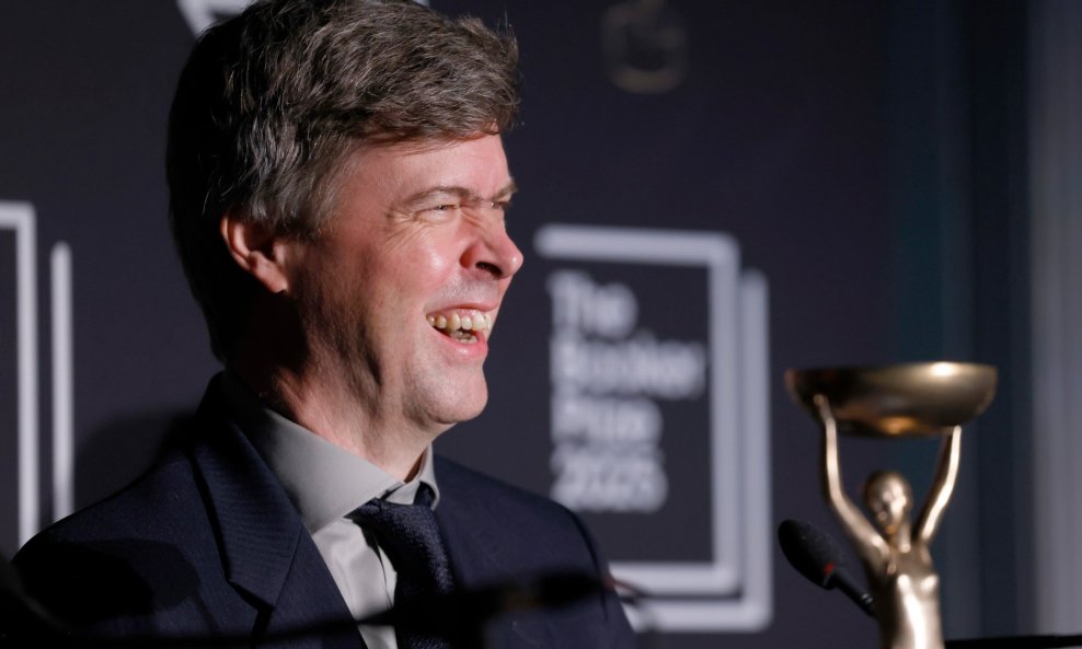 Njegov roman iz temelja preispisuje suvremenu prozu