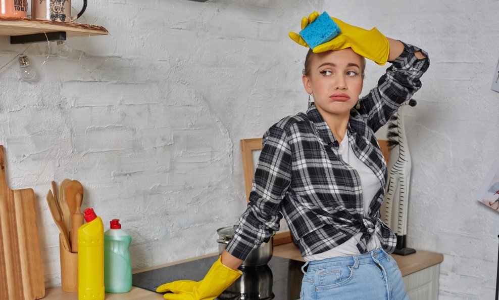 Iako prašinu nije moguće potpuno iskorijeniti, postoji niz učinkovitih načina kako je držati pod kontrolom