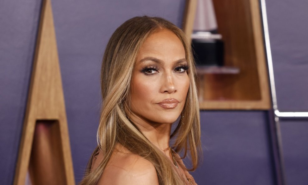 Jennifer Lopez uvijek ima savršeno stilizirane obrve
