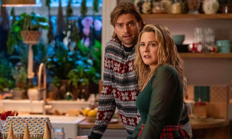 Alicia Silverstone i Pierson Fode u 'A Merry Little Ex-Mas'
