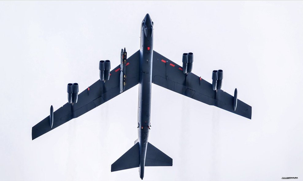 Američki bombarder B-52 nosi nove projektile AGM-181