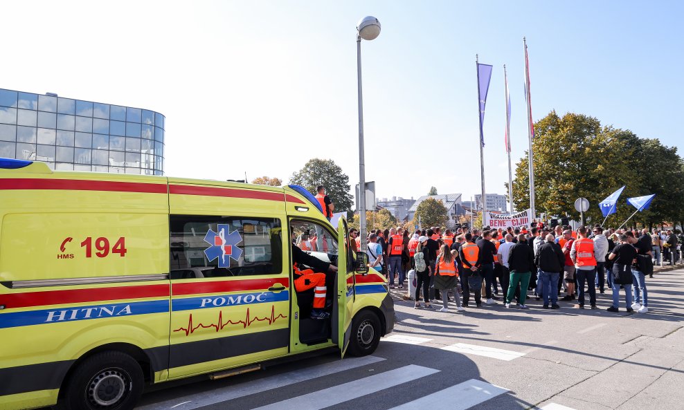 Kadar s prosvjeda djelatnika hitne službe