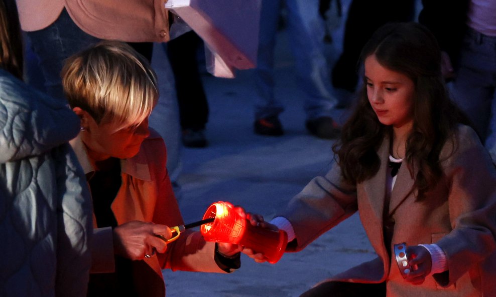 Svijeće u hrvatskim gradovima za Vukovar i Škabrnju