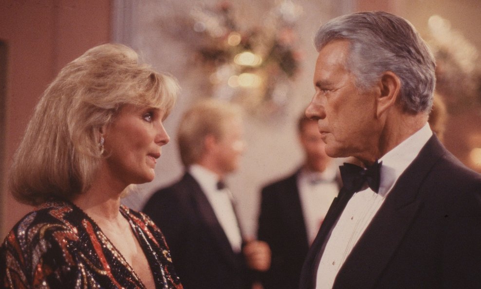 Linda Evans i John Forsythe u seriji 'Dinastija'