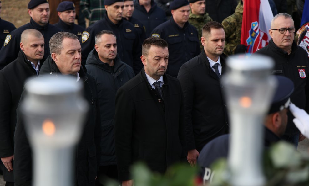 Marijan Pavliček (u sredini)