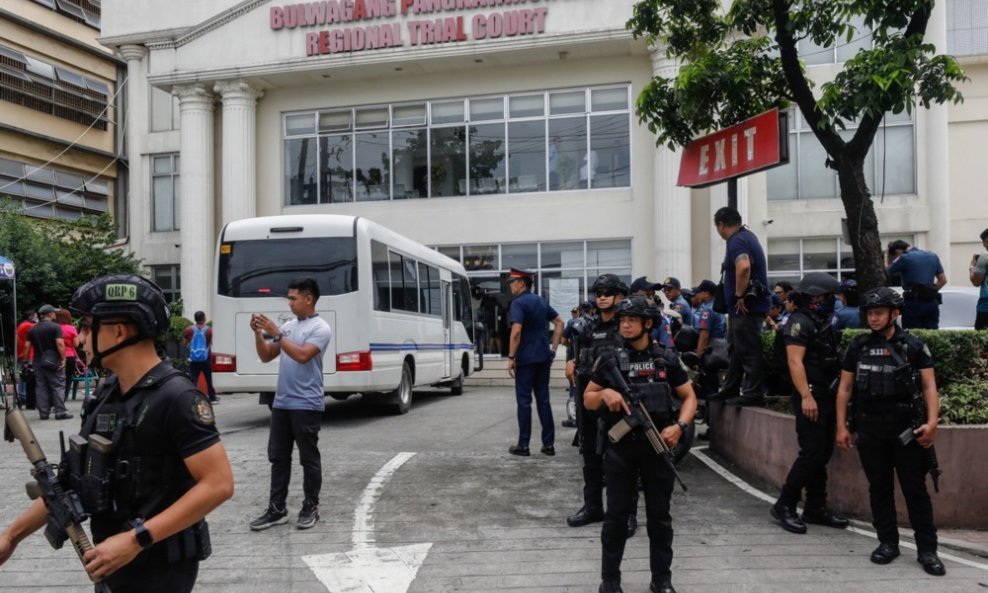 Sve je prošlo uz prisutstvo policije