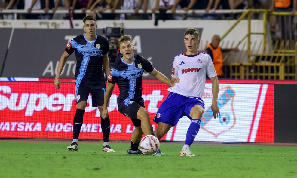 Toni Fruk vs. Branimir Mlačić