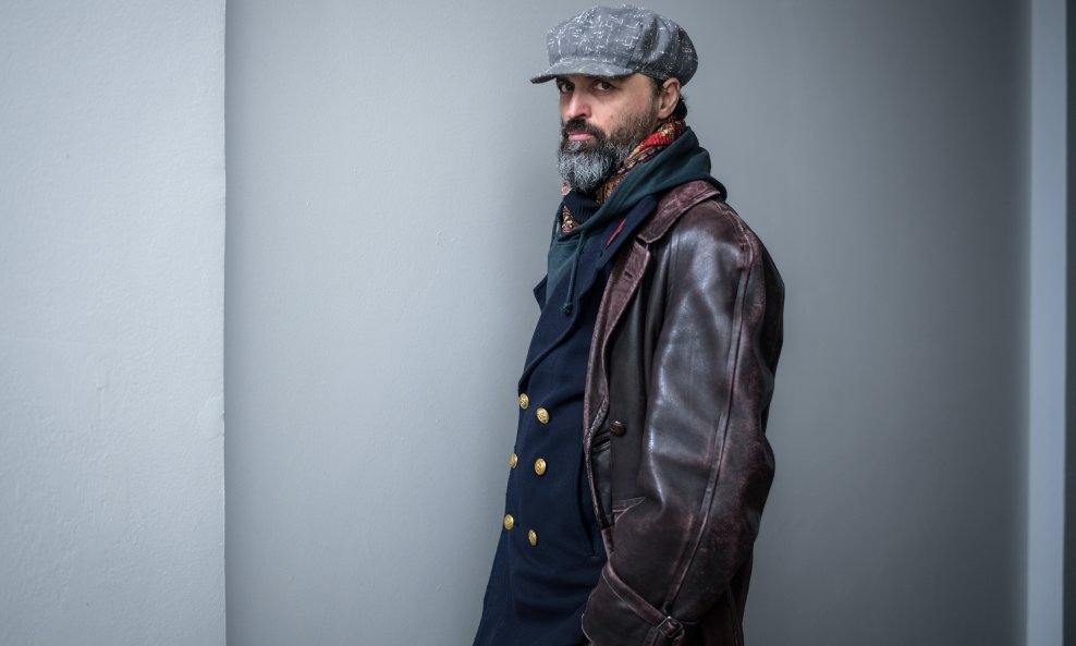 'Sunčanik' traži angažman čitatelja, ne pruža razbibrigu