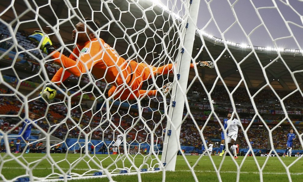Salvatore Sirigu