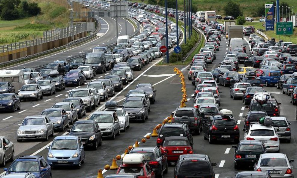 lučko prometna gužva auto cesta