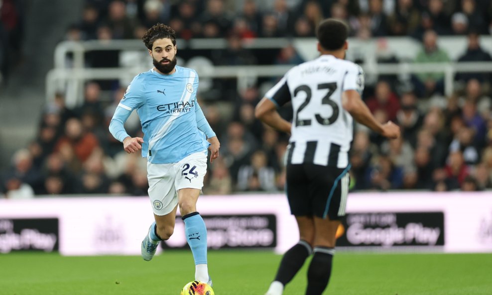 Joško Gvardiol (s loptom)