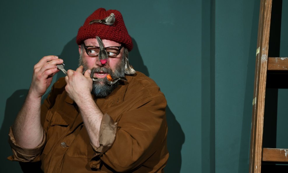 Na nezavisnoj sceni stalno si izvan institucionalnog okvira ali funkcioniraš kao da vodiš malu, preopterećenu kompaniju