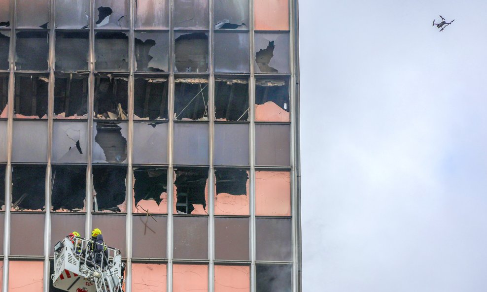 Neboder Vjesnika nakon požara