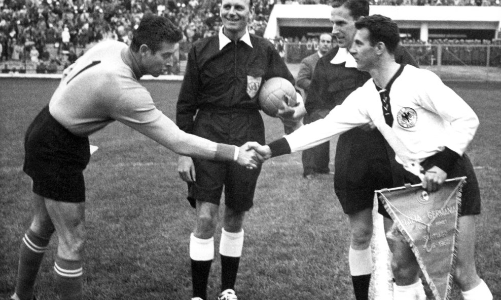 Buffon i kapetan Zapadne Njemačke Hans Schaefer na SP-u 1962.
