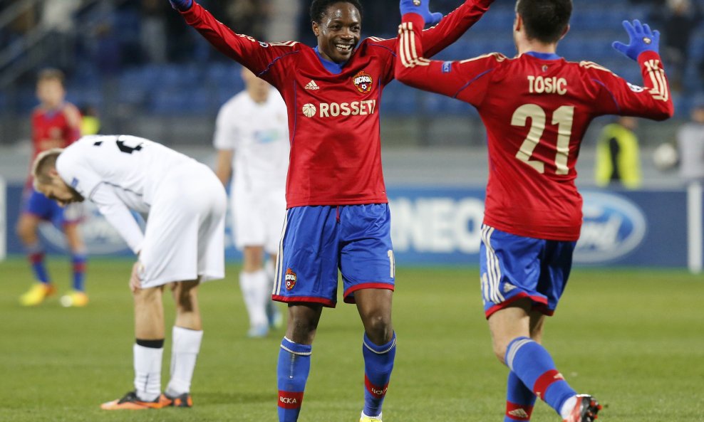 Ahmed Musa i Zoran Tošić slave gol CSKA Moskve