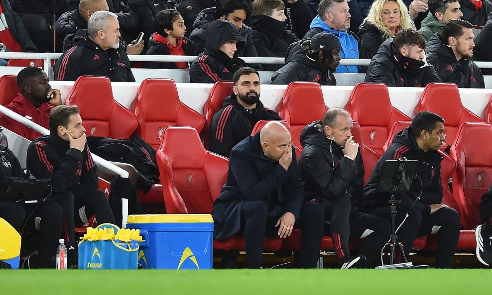 Arne Slot (u sredini)