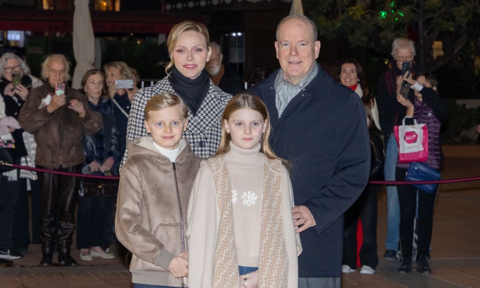 Princeza Charlene, princ Albert i njihovi mališani