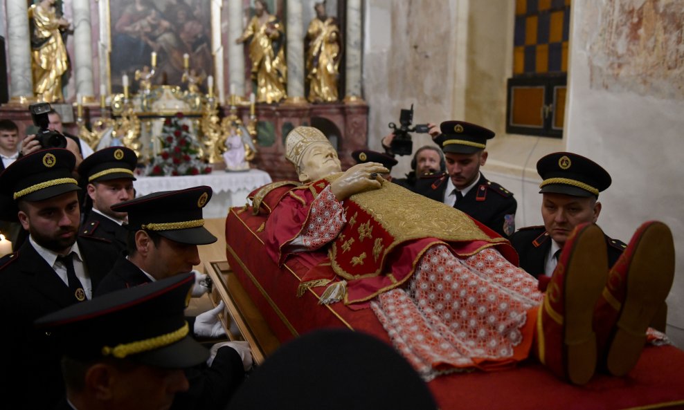 Relikvije Alojzija Stepinca stigle u Krašić