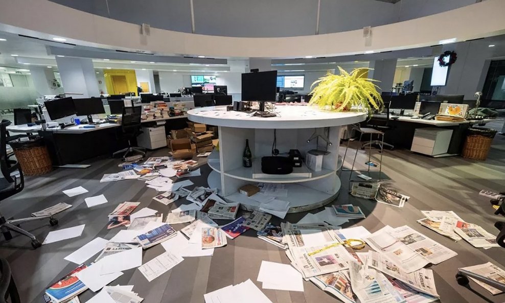 Uništena redakcija La Stampe