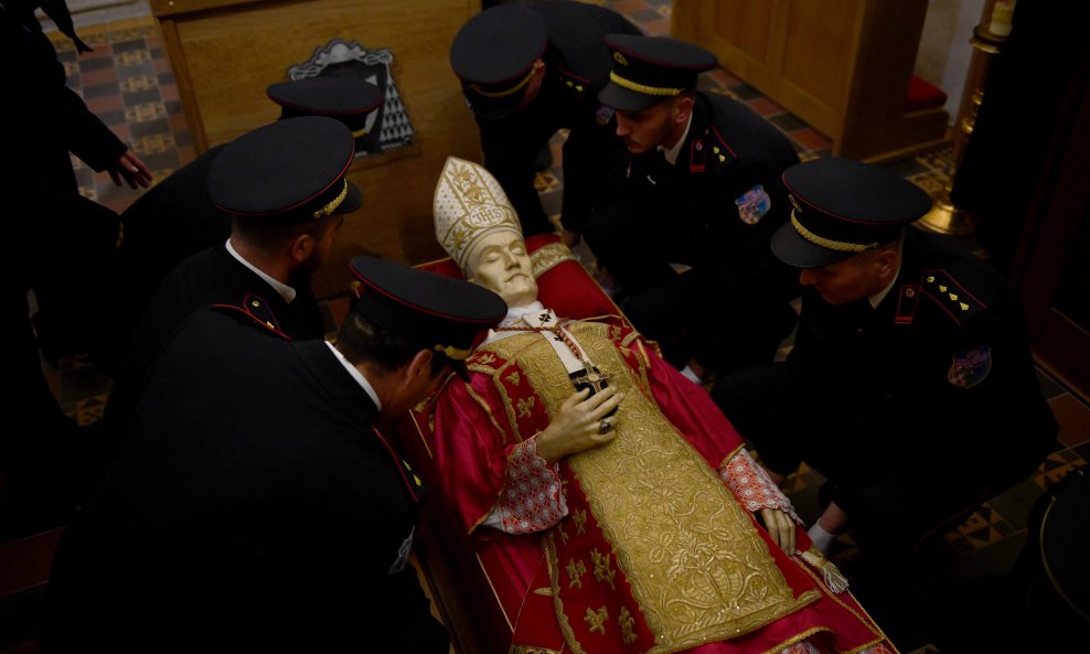 Relikvije Alojzija Stepinca stigle u Krašić