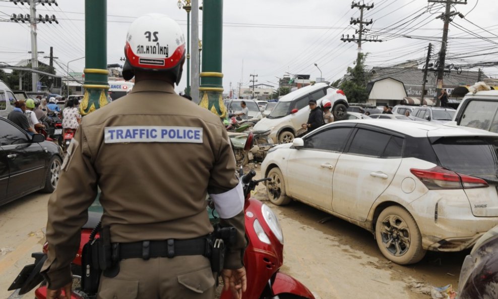 Nastavlja se sanacija tajlandskih ulica nakon velikih poplava