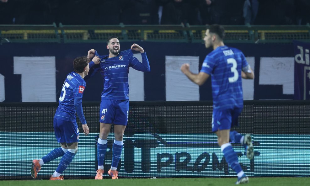 Marko Soldo (u sredini) slavi svoj gol